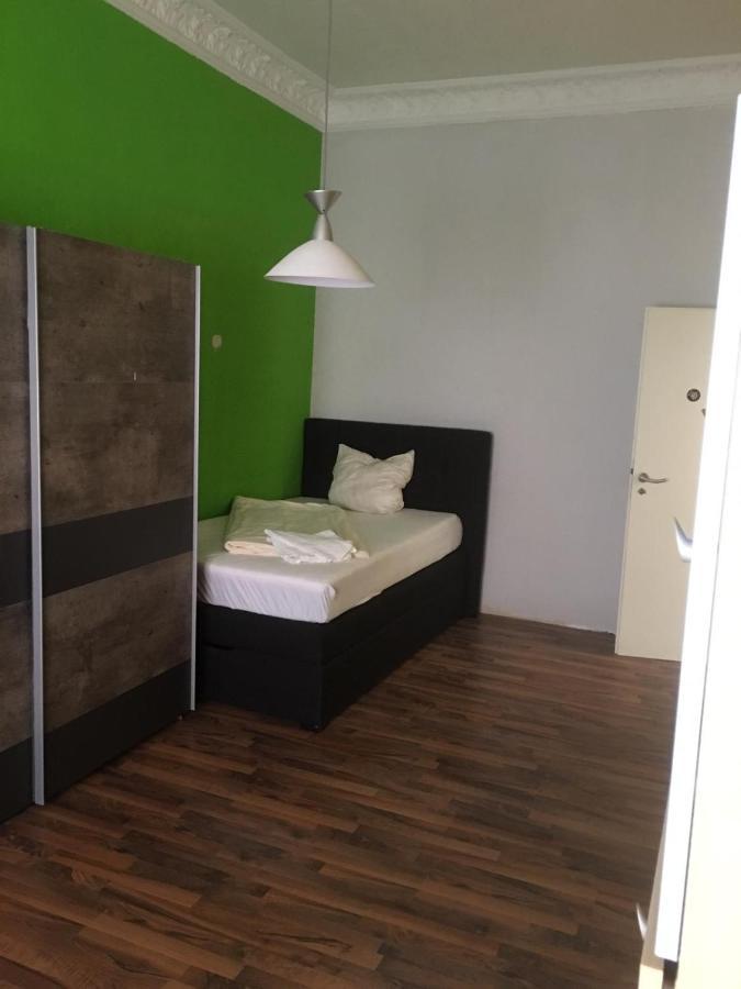 Familien Zimmer Kaiserslautern Exterior foto